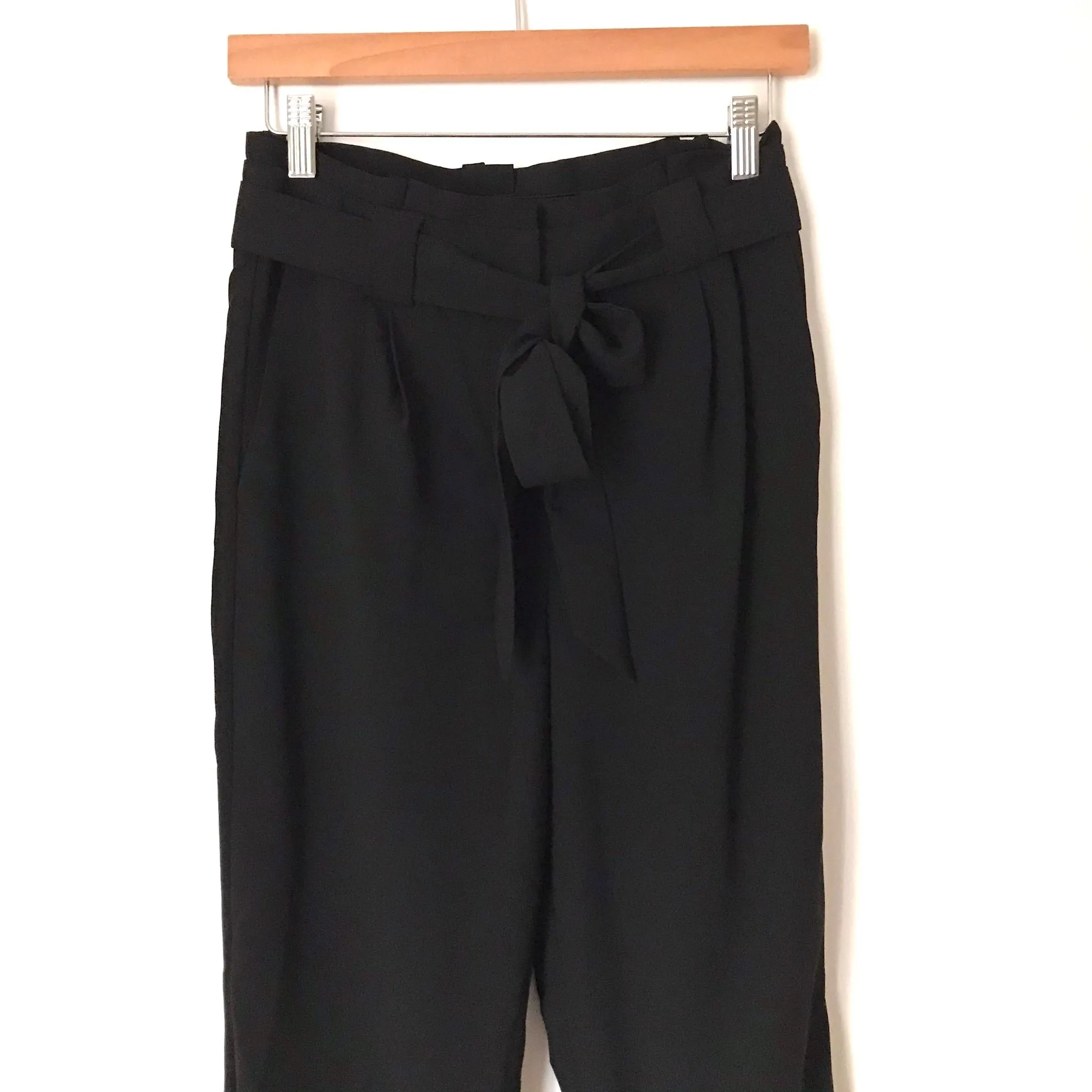 Express Black High Rise Paperbag Ankle Pants- Size 2R (Inseam 26.5”)