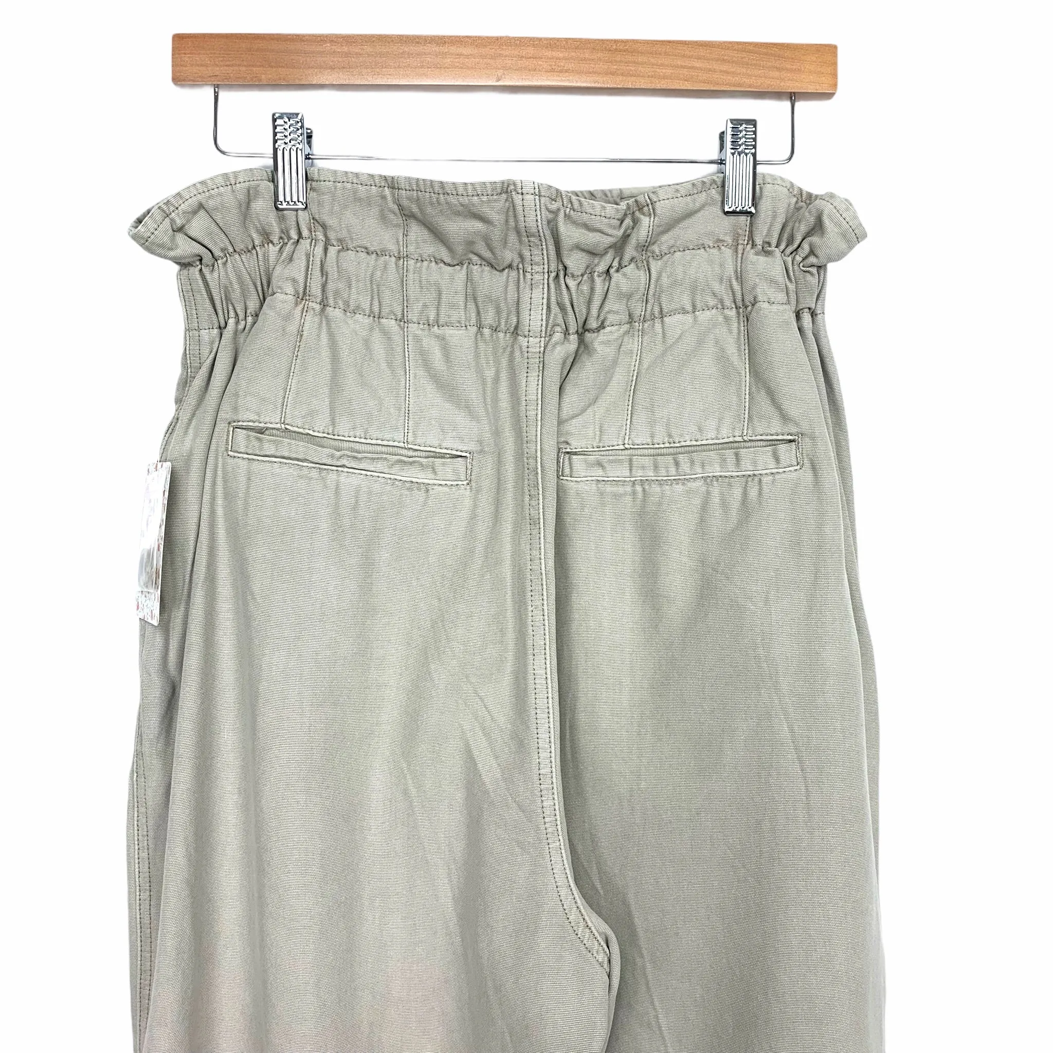 Free People Khaki Pleated Paperbag Waist Pants NWT- Size M (Inseam 25”)