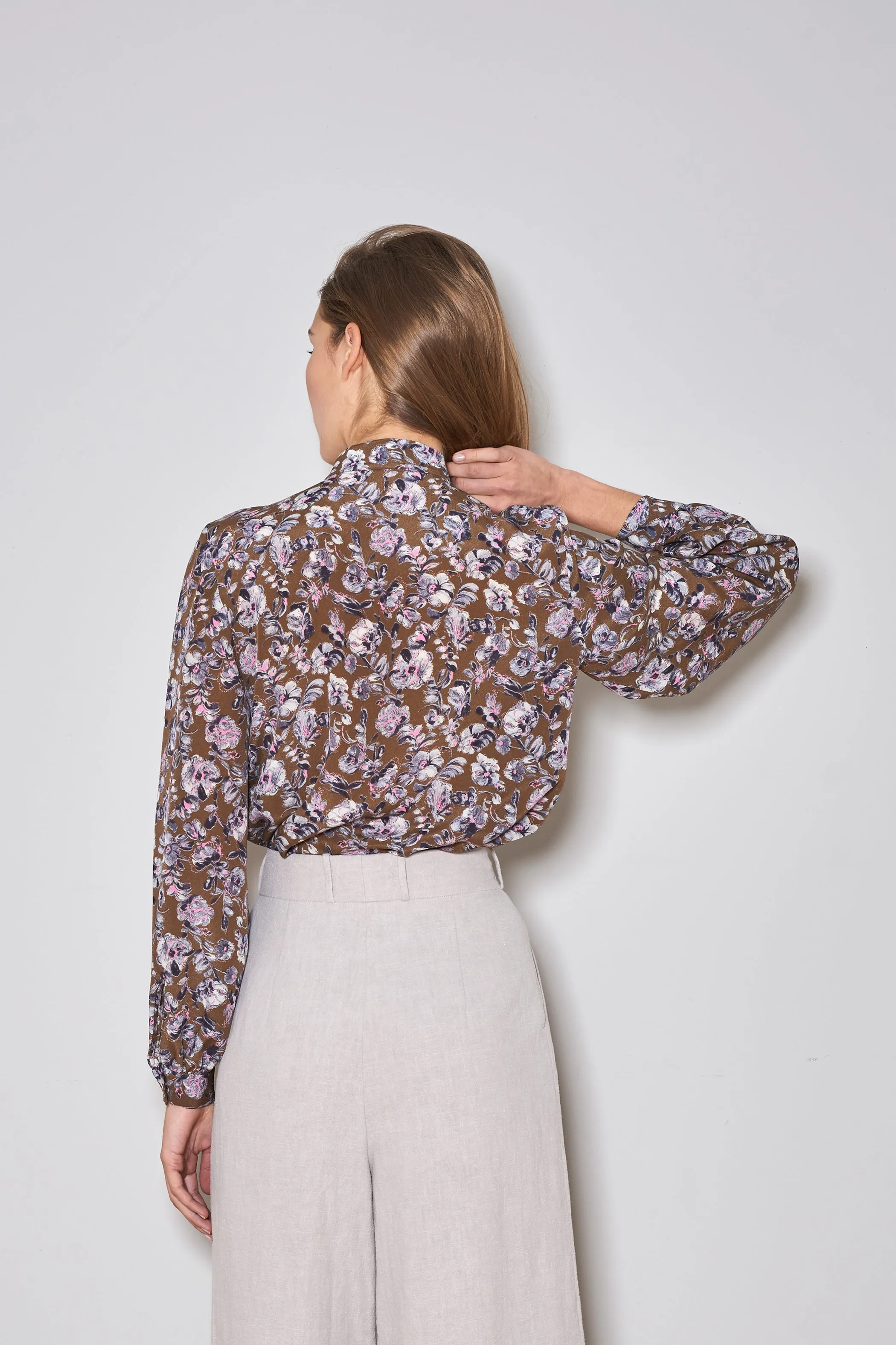 MANDRA BLOUSE edgy flowers silk