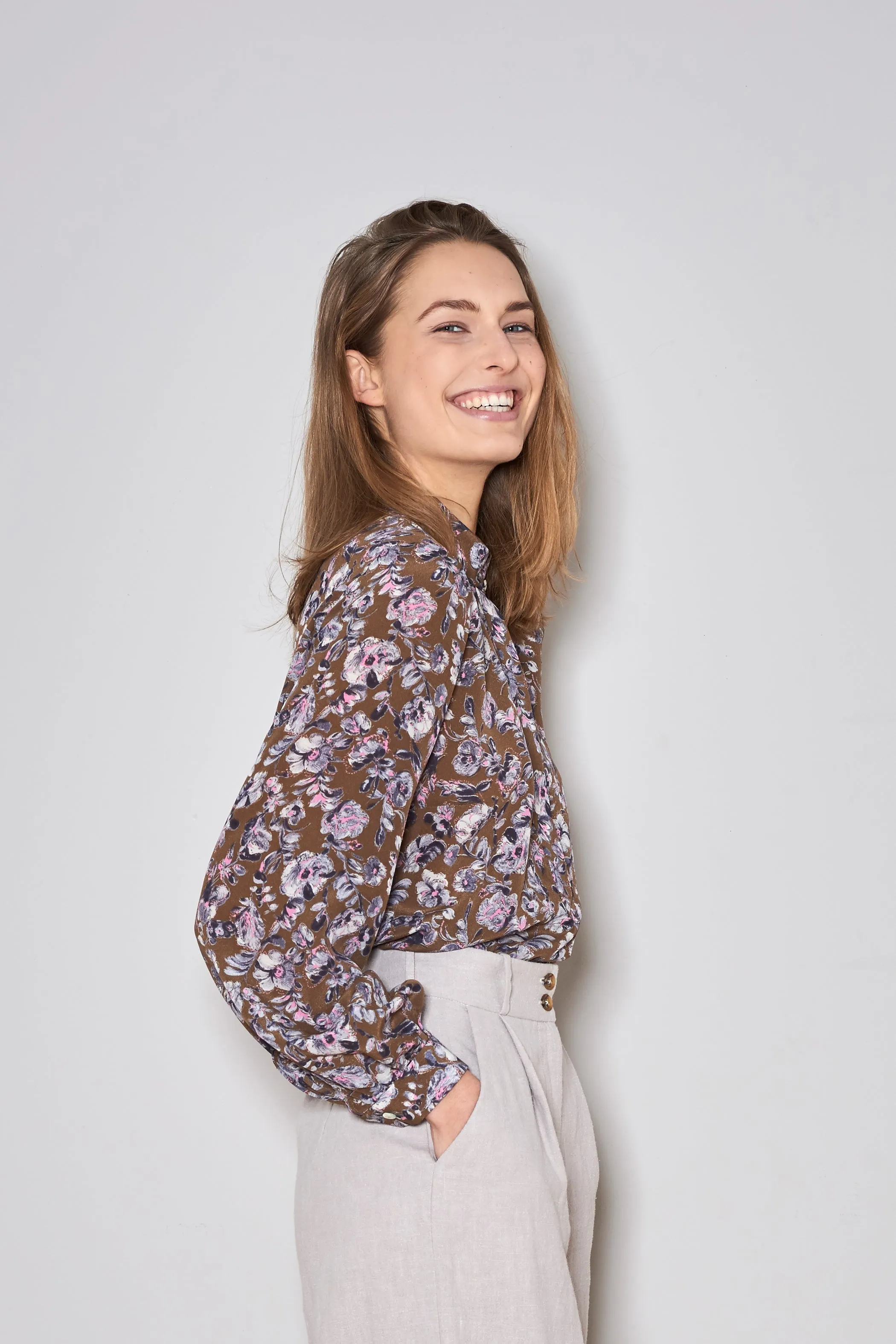 MANDRA BLOUSE edgy flowers silk